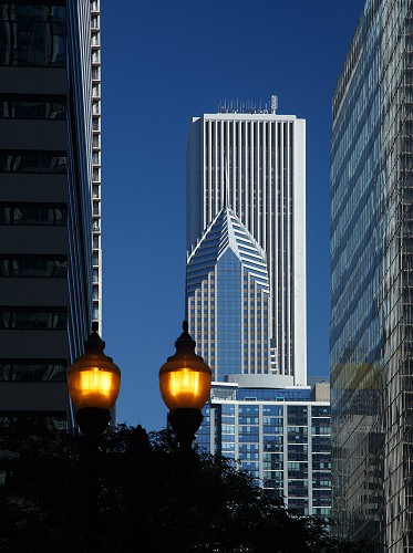 Street lights of the Chicago Loop